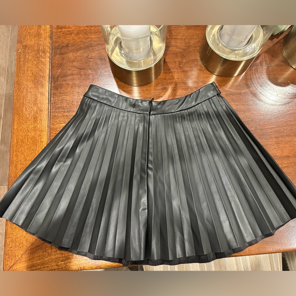 Zara Black Pleated Faux Leather Skater Skirt - Picture 4 of 4